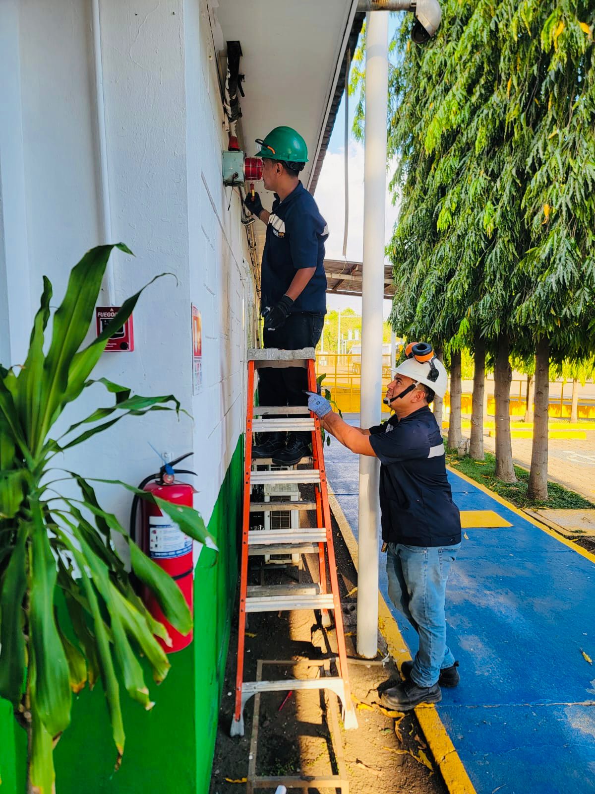 Verificación técnica en zona de seguridad
